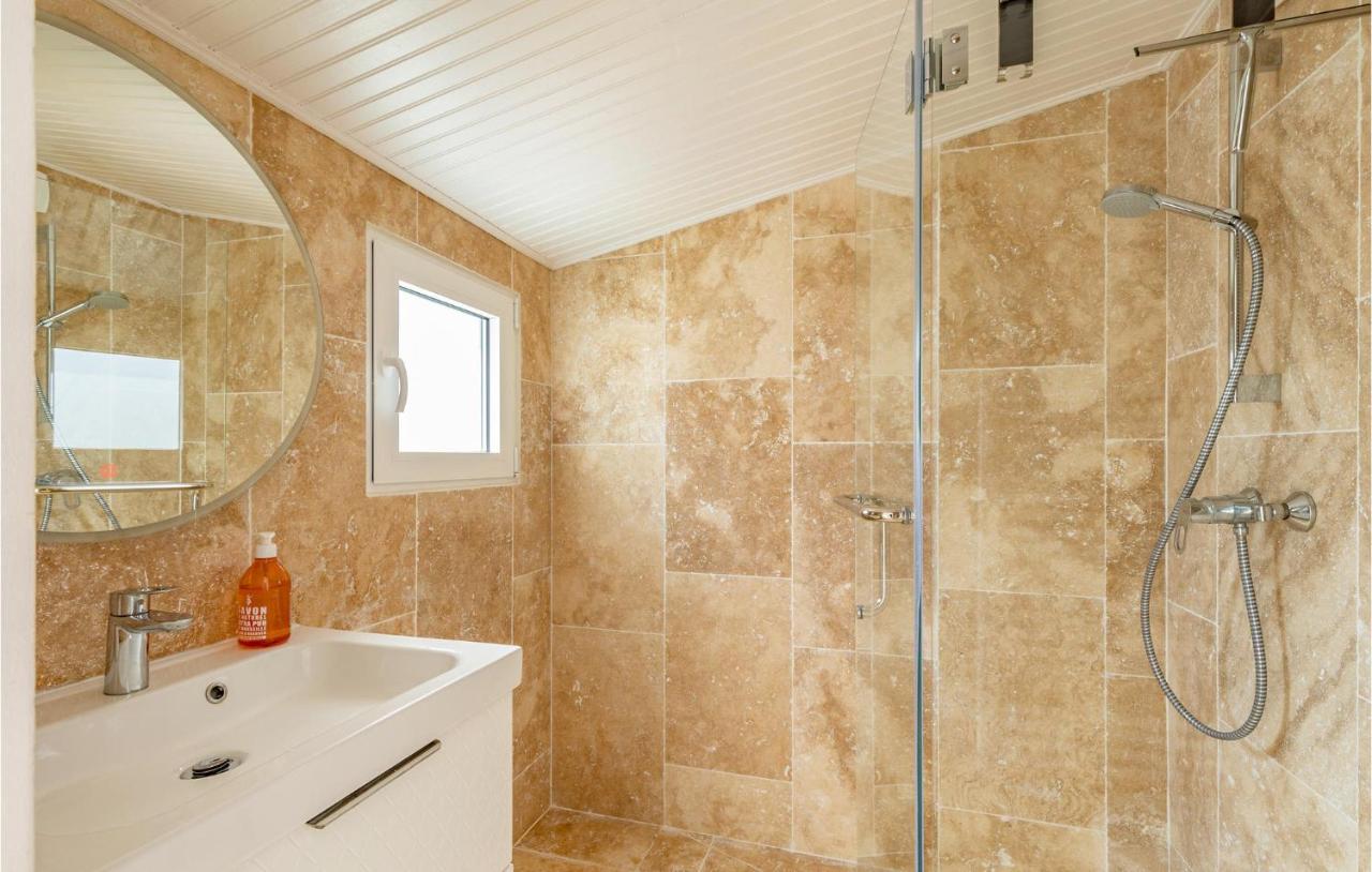 Stunning Home In Noirmoutier En Lile Экстерьер фото